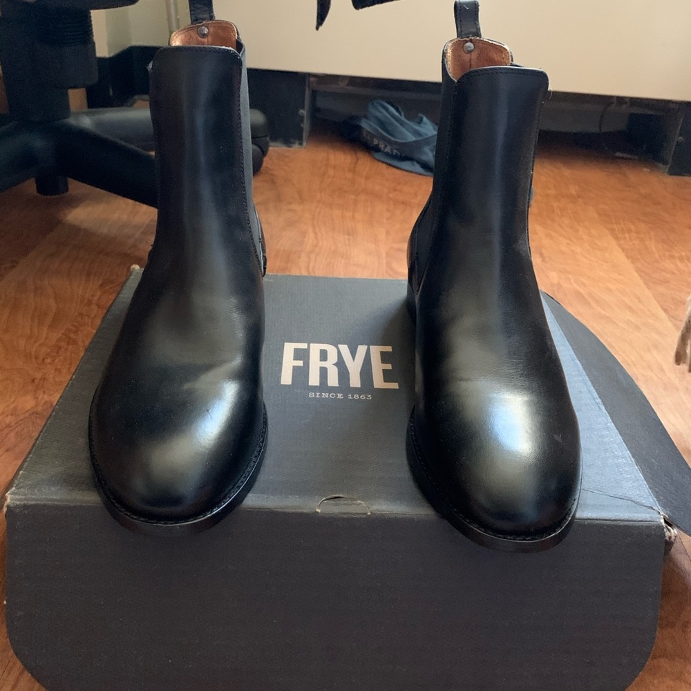FRYE Melissa Chelsea Boots
